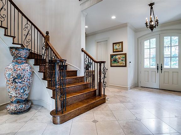 4th image of 6902 Oak Manor Dr