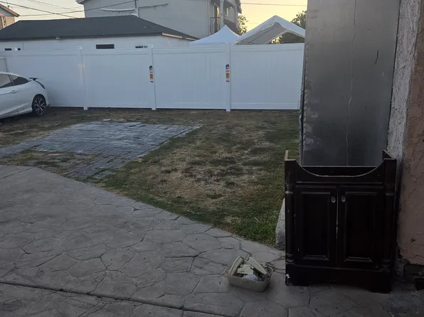 (undisclosed Address), Los Angeles, CA 90003