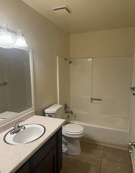 444 Trinity Ave — Photo 6