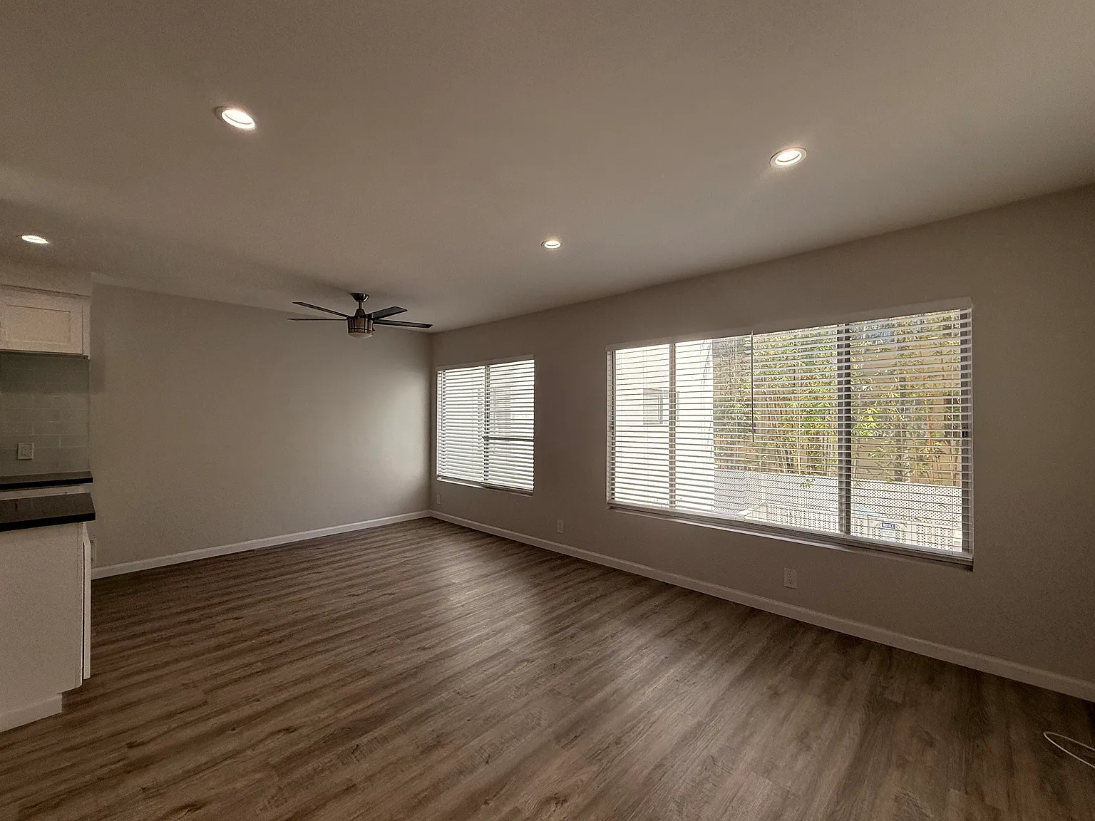 1 bed, 1.5 bath, 850 sqft, $2,998 — Photo 4