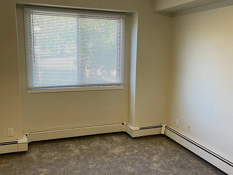 19 E Burlington St #108S — Photo 7