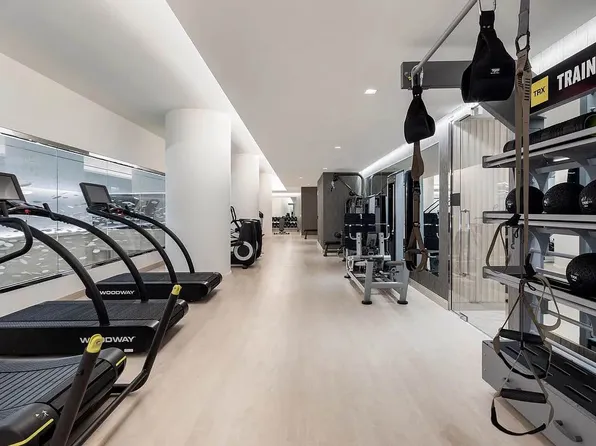 138 East 50th Street image 18 of 19