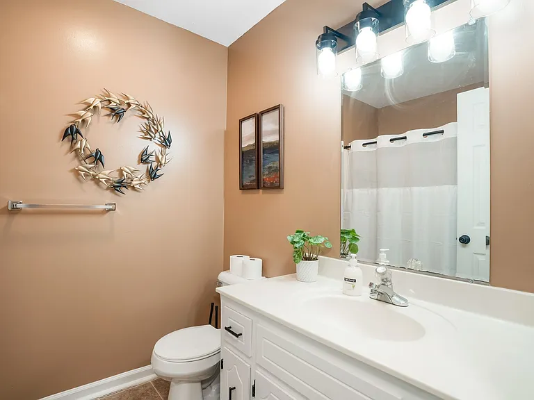 284 Raleigh Dr #F — Photo 16