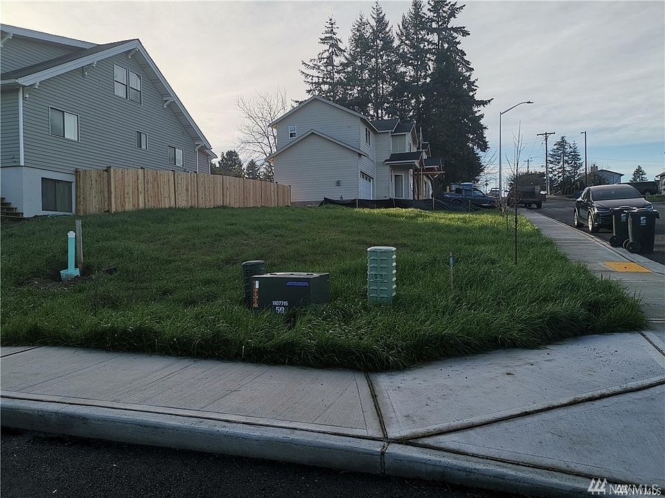 1st image of 1018 E 43rd St