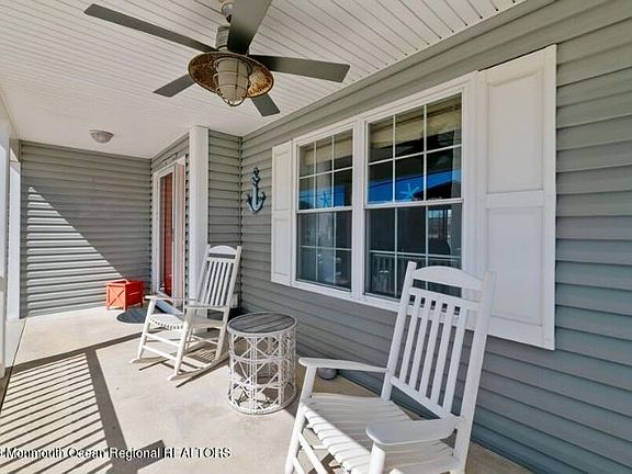 3rd image of 226 N Bay Dr