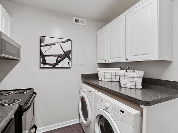 5th image of 2400 Milhaven Dr #53E