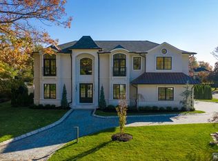 15 Laurie Dr, Englewood Cliffs, NJ