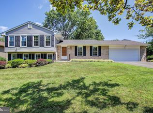 16 Sunnymeade Ct, Rockville, MD 20854