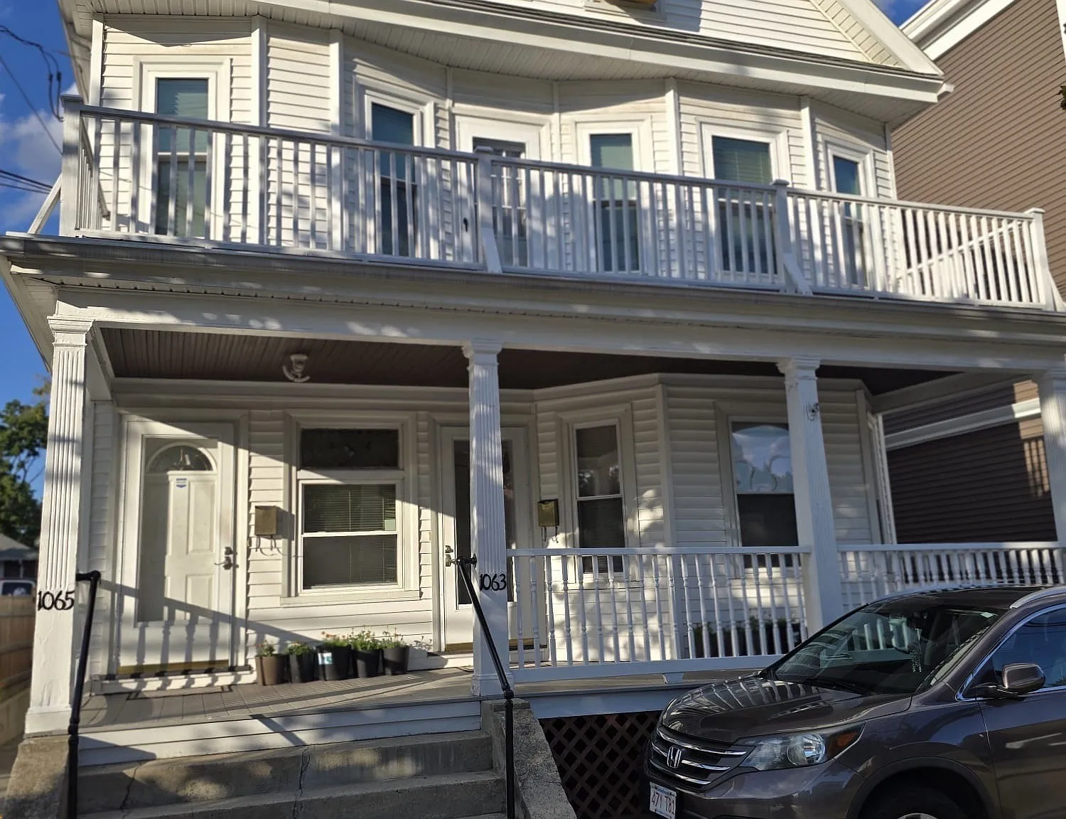 3 bed, 1.0 bath, 1300 sqft, $2,650 — Photo 2
