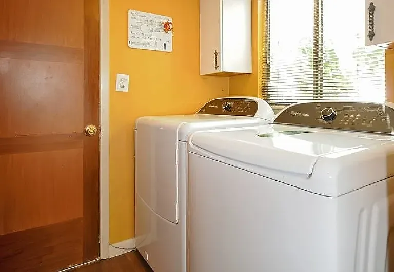 105 Kelly Dr — Photo 2
