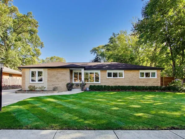 517 S Pine St, Mount Prospect, IL 60056