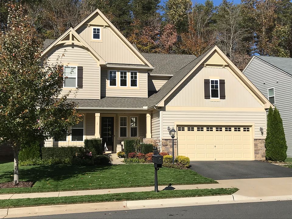 1st image of 17 Wagoneers Ln