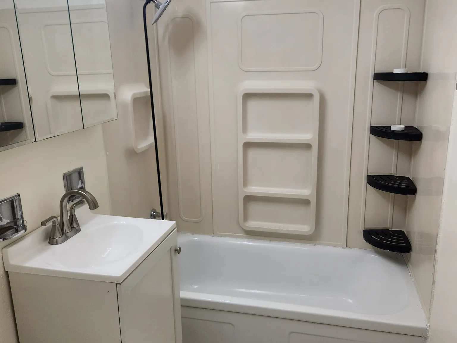 2 bed, 900 sqft, $1,650 — Photo 3