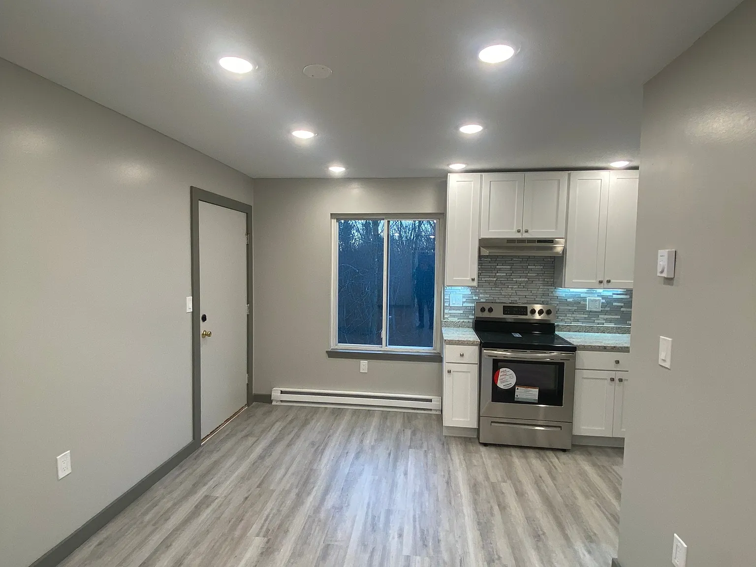 2 bed, 950 sqft, $1,700 — Photo 3