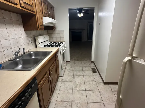 1951 Tennyson Ave NE #1951, Massillon, OH 44646