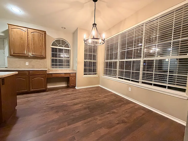 2735 Brookside Ln — Photo 7