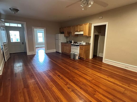 3rd image of 813 Greenwood Ave APT 1