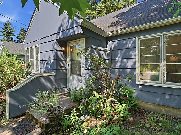 4th image of 3212 SE 74th Ave
