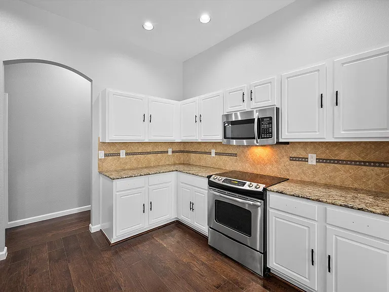 2204 Windcastle Dr — Photo 17