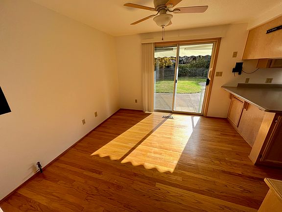 3rd image of 1842 Garden Dr