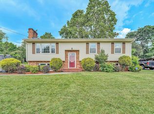 3425 Greencliff Rd, Roanoke, VA 24018