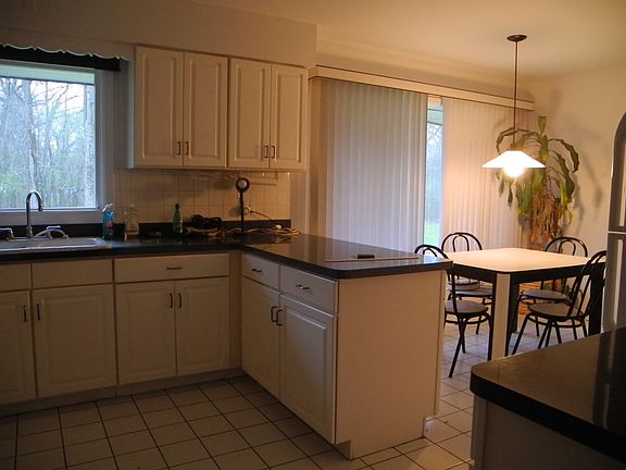 4th image of 2662 Forest Glen Trl