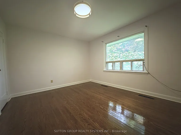 998 King Rd — Photo 12