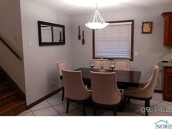5th image of 26915 Woodland Ct