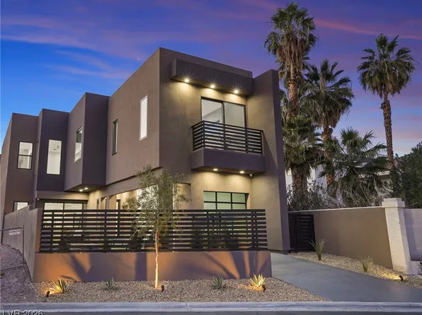 2824 Queens Courtyard Dr, Las Vegas, NV 89109