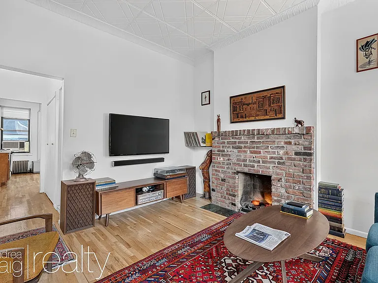 307 Court St #1 — Photo 2
