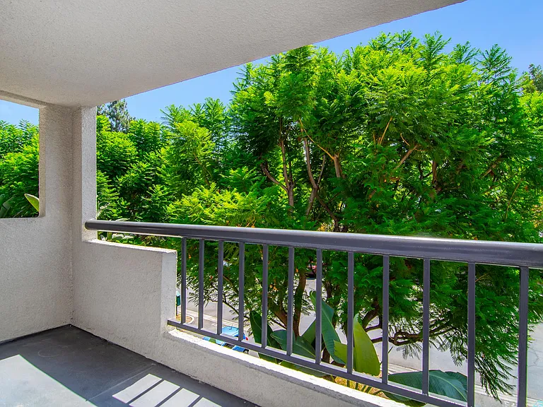 21500 Burbank Blvd #307 — Photo 12