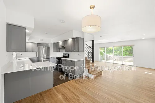 2702 6th St Photo 1