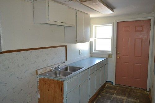 5th image of 100 Leonard St NE