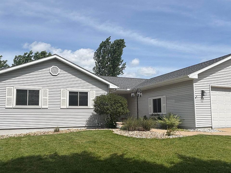 1st image of 910 Riverview Ct