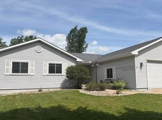 910 Riverview Ct, Marshall, WI 53559