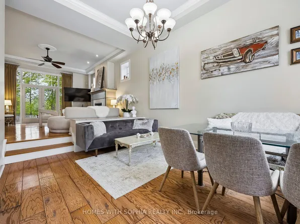 162 Glenvale Blvd, Toronto, ON M4G 2W3