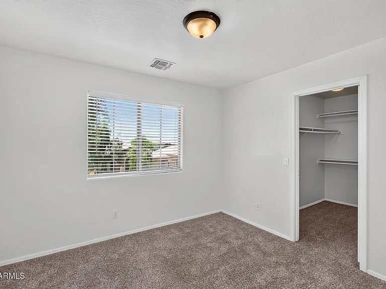 7823 S 48th Ln — Photo 28