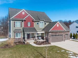 59894 Mulberry Ln, South Lyon, MI 48178
