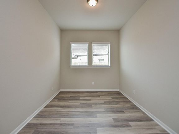 5th image of 2831 Chestnut Oak Cir