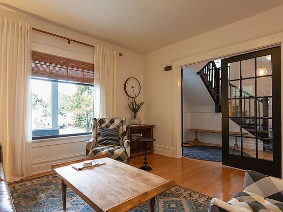 4th image of 1214 Laughlin St