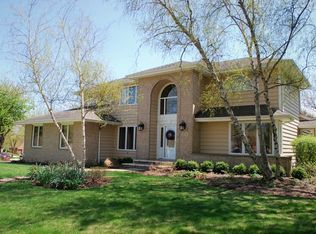 378 Sierra Ave, Naperville, IL 60565