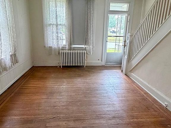 5th image of 2913 Fleetwood Ave