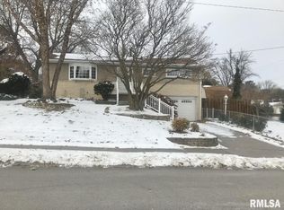 4406 Ripley St, Davenport, IA 52806