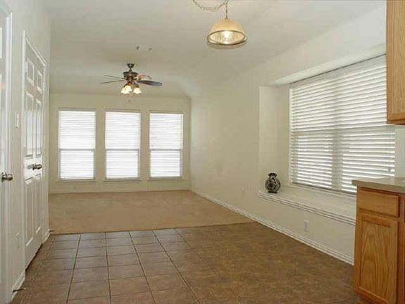 3rd image of 10219 Waterbury Dr