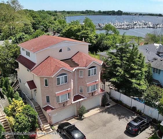 1st image of 35 Coral Ct