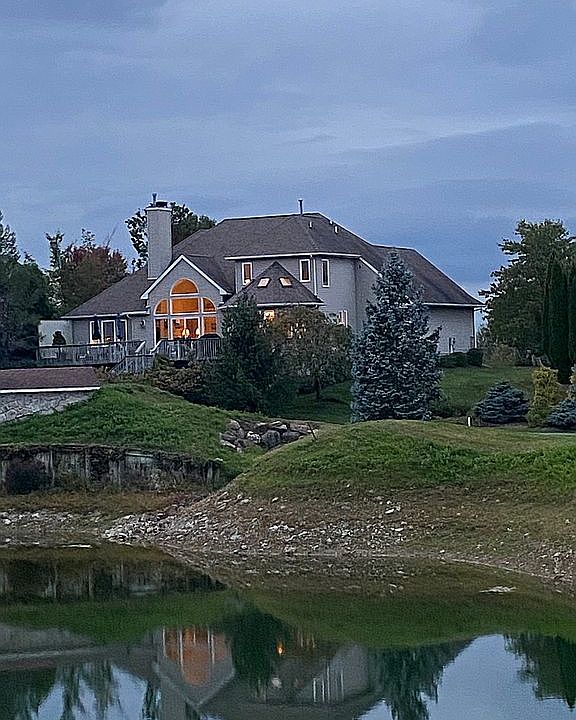 1st image of 6 Little Tarn Ct