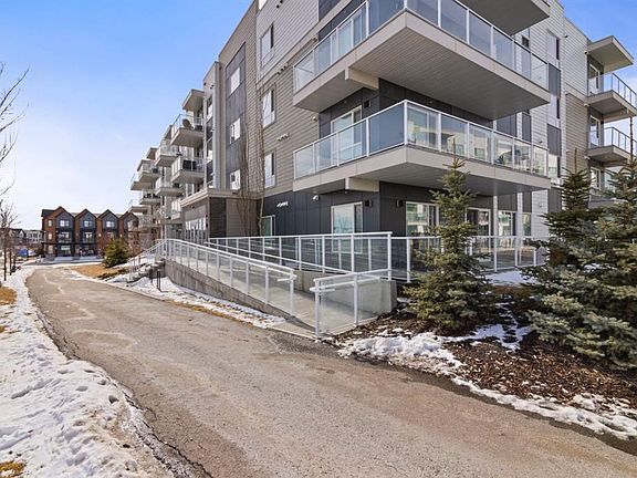 5th image of 220 E Seton Grv SE #1411