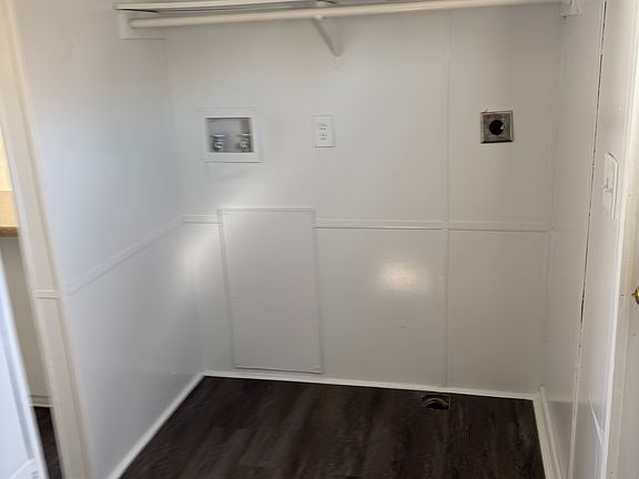 Washer/dryer hookups