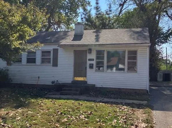 11218 Saint Shawn Ln, Saint Ann, MO 63074