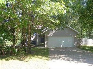 10074 Rosemary Ln, Kalamazoo, MI 49009